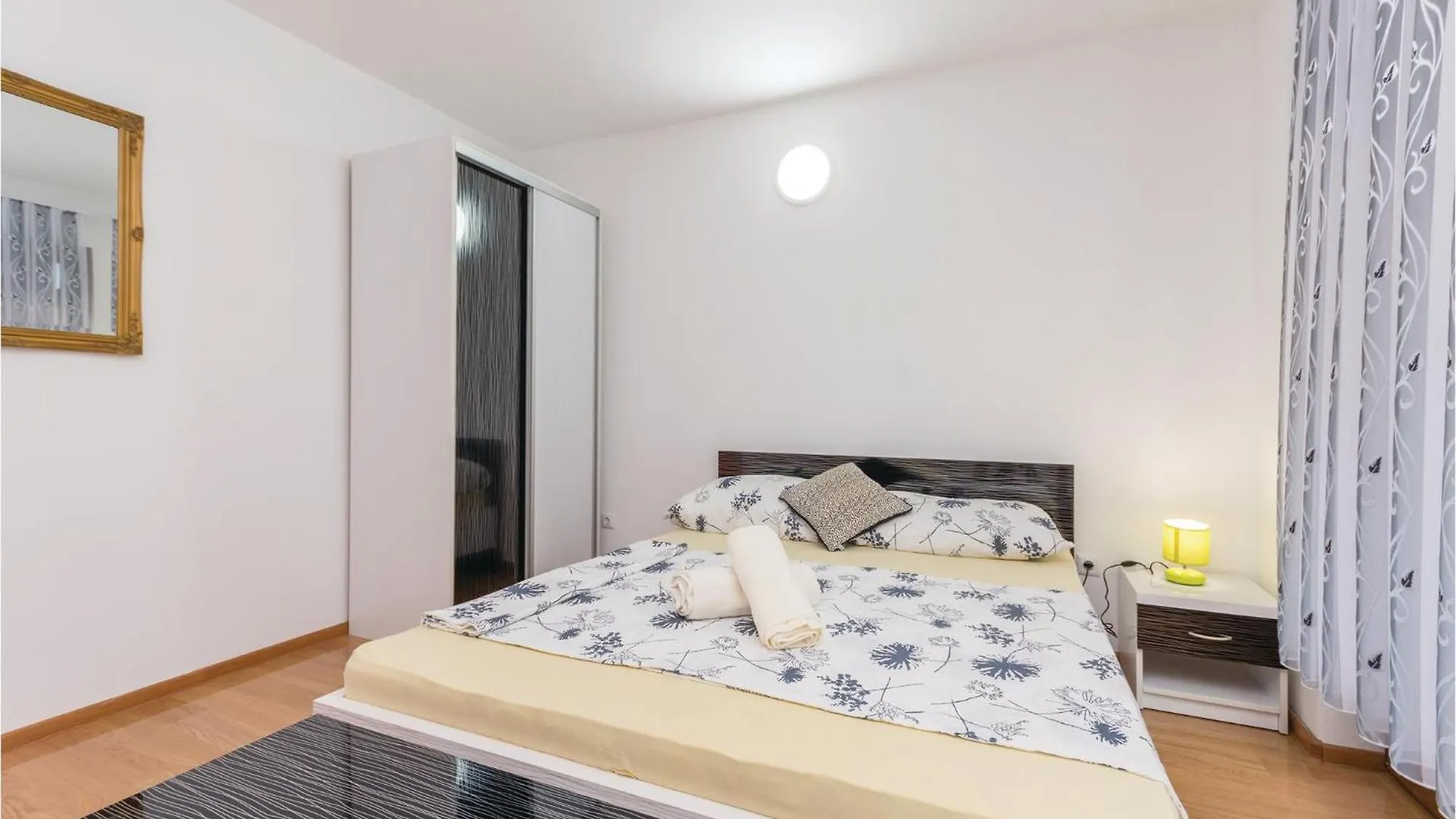 Cozy Home In Pakostane With Kitchen Holiday home