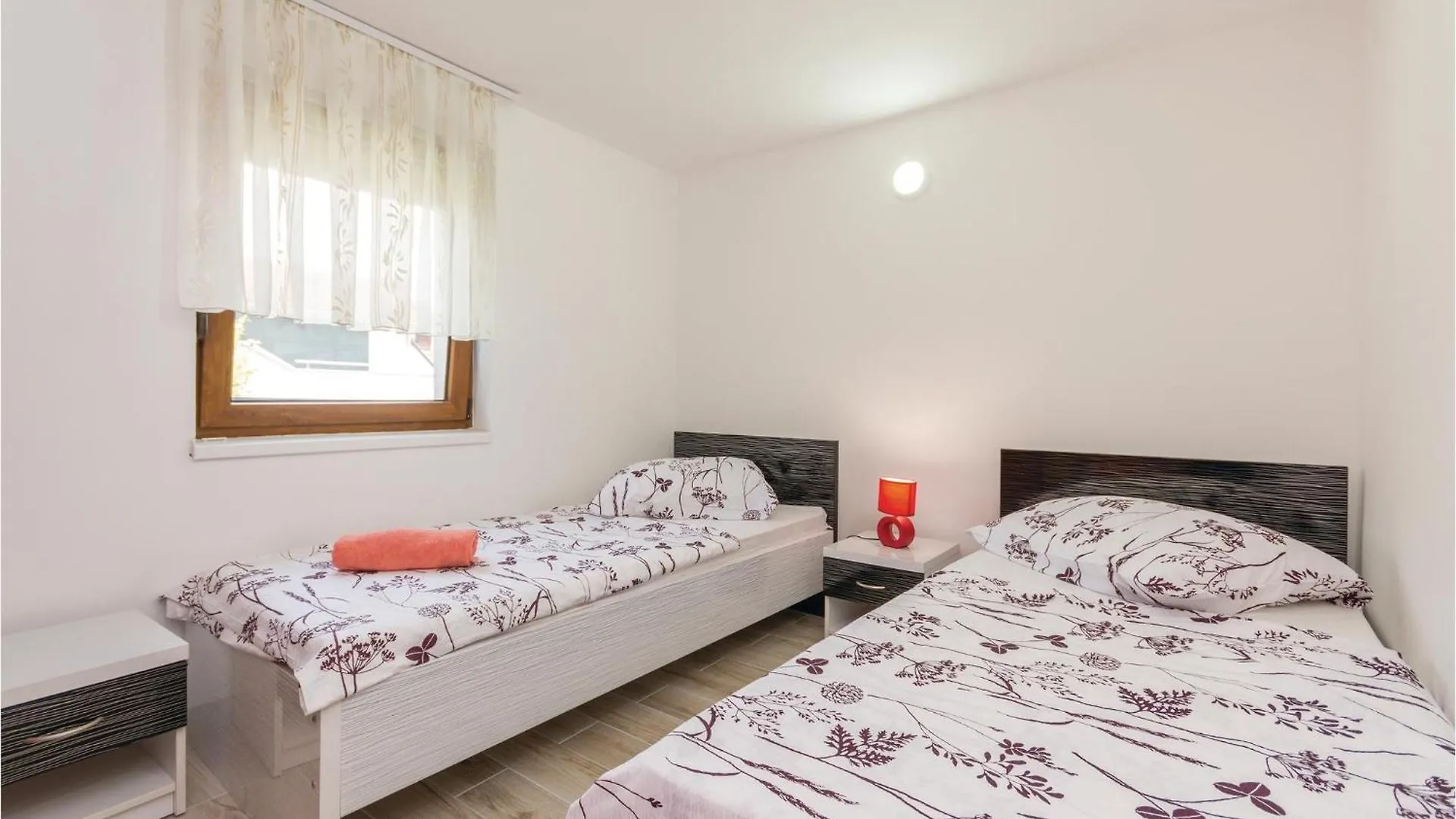 Cozy Home In Pakostane With Kitchen 0*,  Croatia