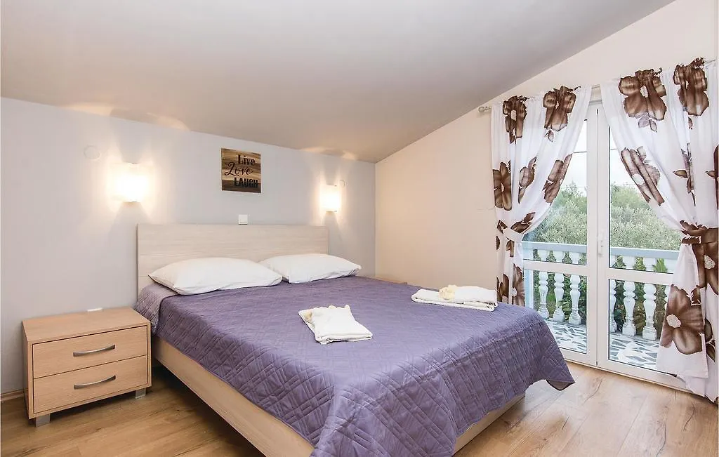 Holiday home Cozy Home In Pakostane With Kitchen Croatia