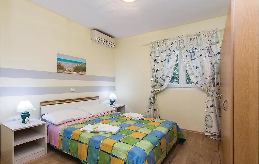 Holiday home Cozy Home In Pakostane With Kitchen