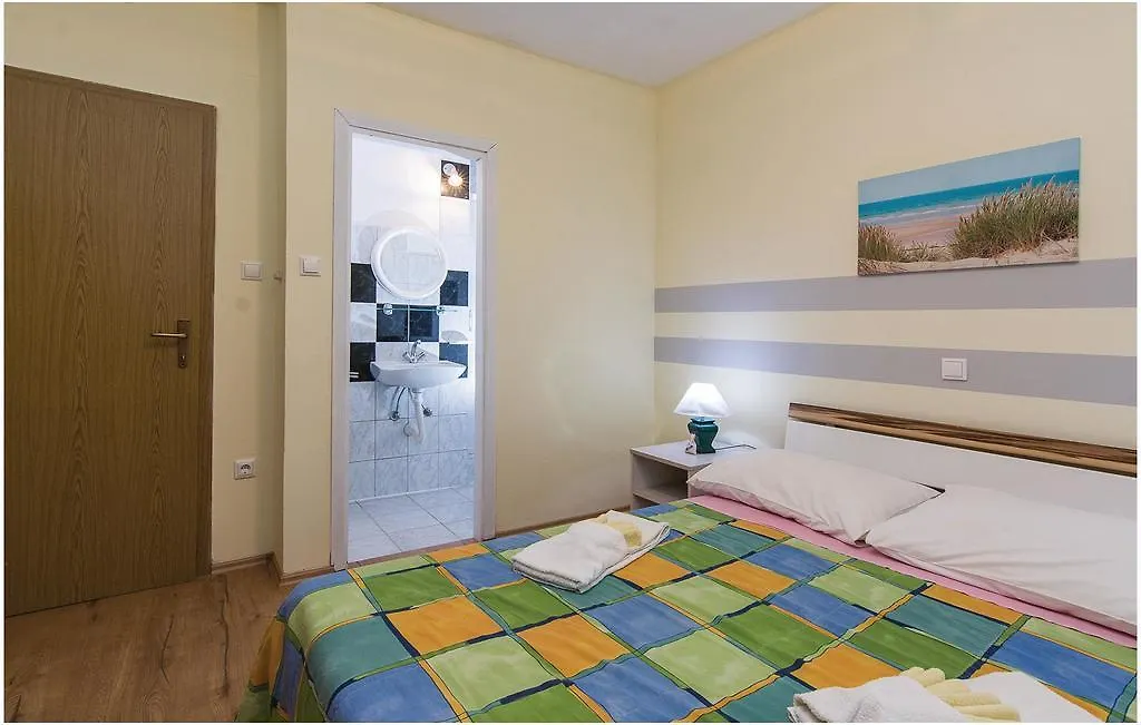 Cozy Home In Pakostane With Kitchen Holiday home