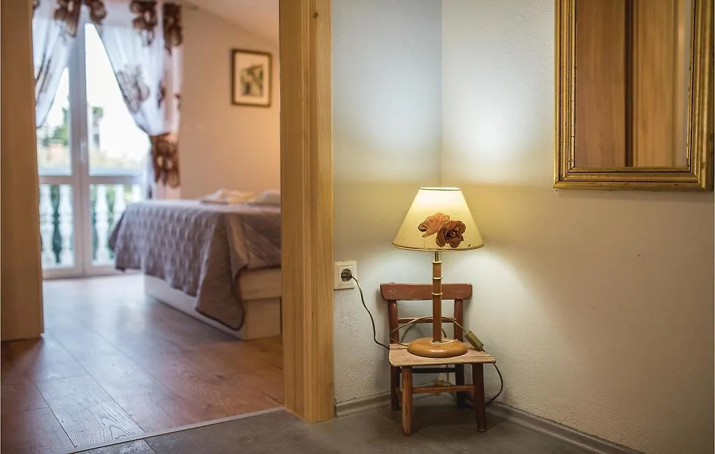 Cozy Home In Pakostane With Kitchen Holiday home