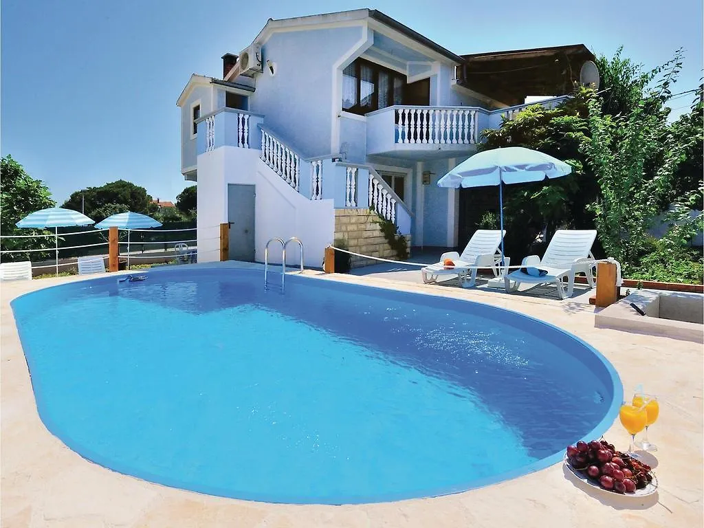 Holiday home Cozy Home In Pakostane With Kitchen Croatia