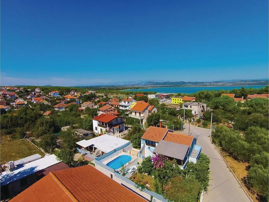 Cozy Home In Pakostane With Kitchen Holiday home