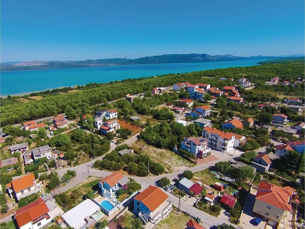 Cozy Home In Pakostane With Kitchen Croatia